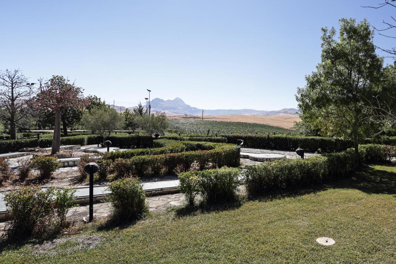Agriturismo Tenute Pollara Roccamena Ngoại thất bức ảnh