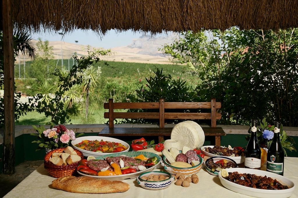 Agriturismo Tenute Pollara Roccamena Ngoại thất bức ảnh