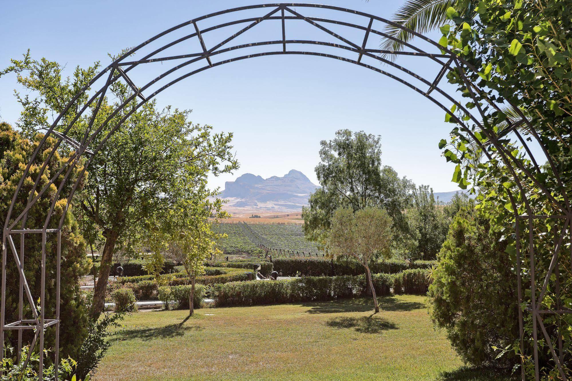 Agriturismo Tenute Pollara Roccamena Ngoại thất bức ảnh